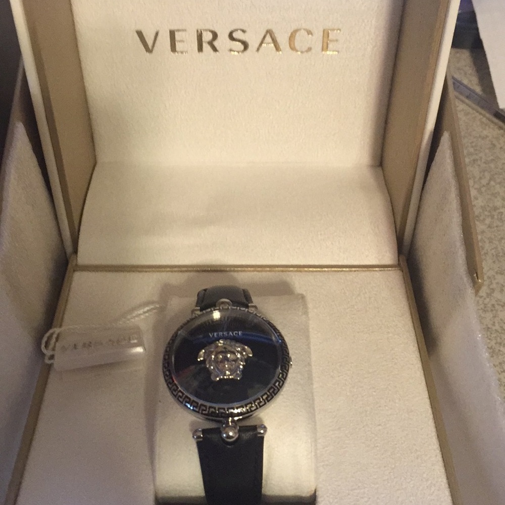 NWT Versace Black Leather Medusa Watch